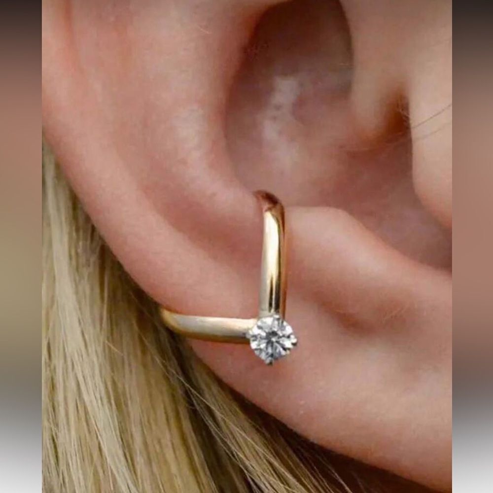 Gold-Tone ear cuff M623